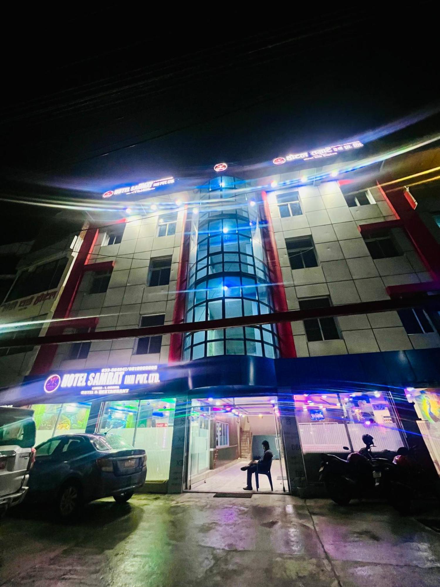 Hotel Samrat Inn Pvt Ltd Lahan Exterior foto