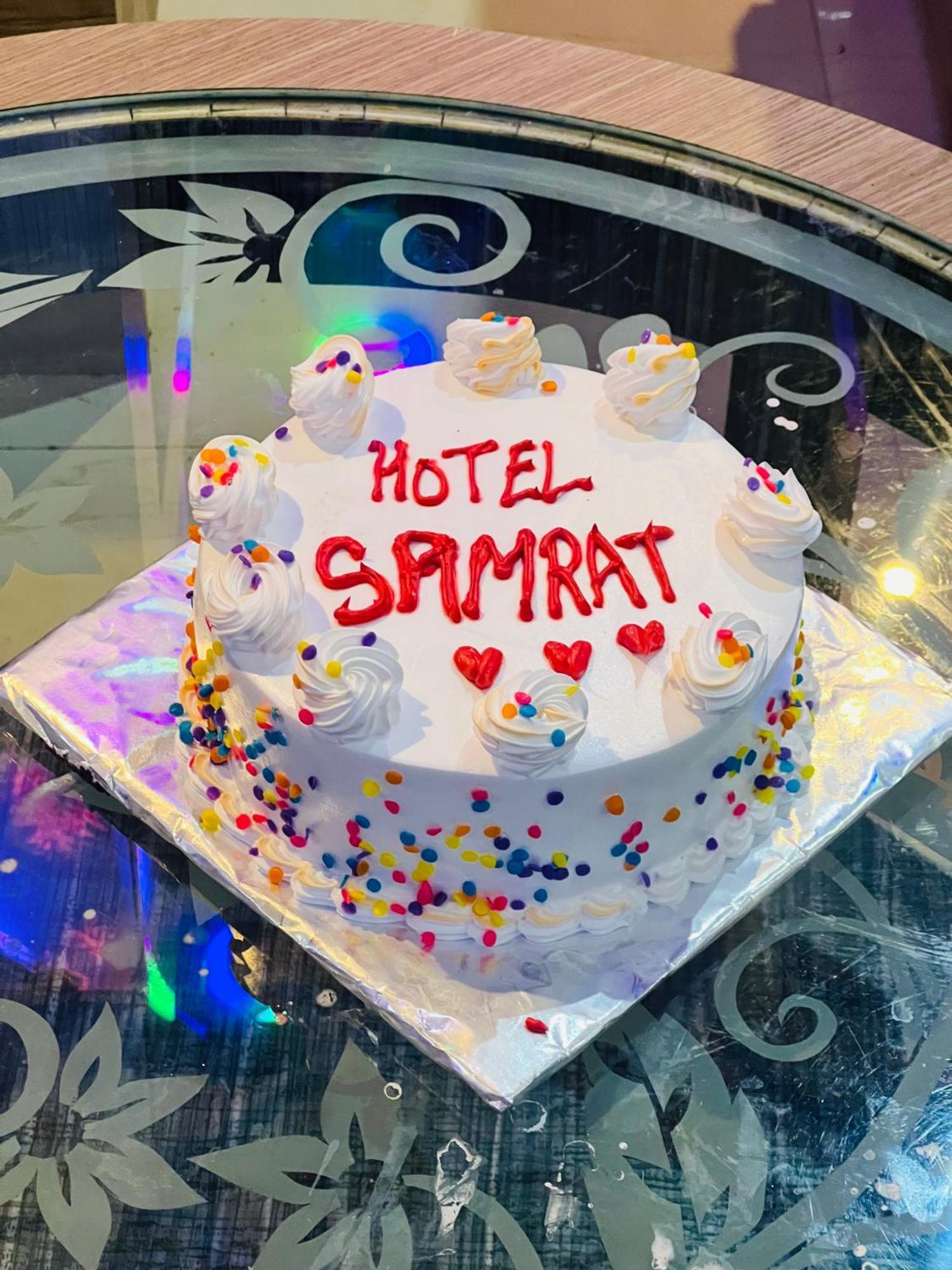 Hotel Samrat Inn Pvt Ltd Lahan Exterior foto